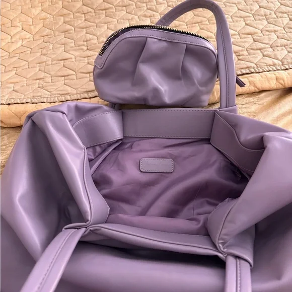 Vince CamupoNeiman Marcus Lavender Tote Bag with matching zip pouchMedium size - Picture 5 of 9